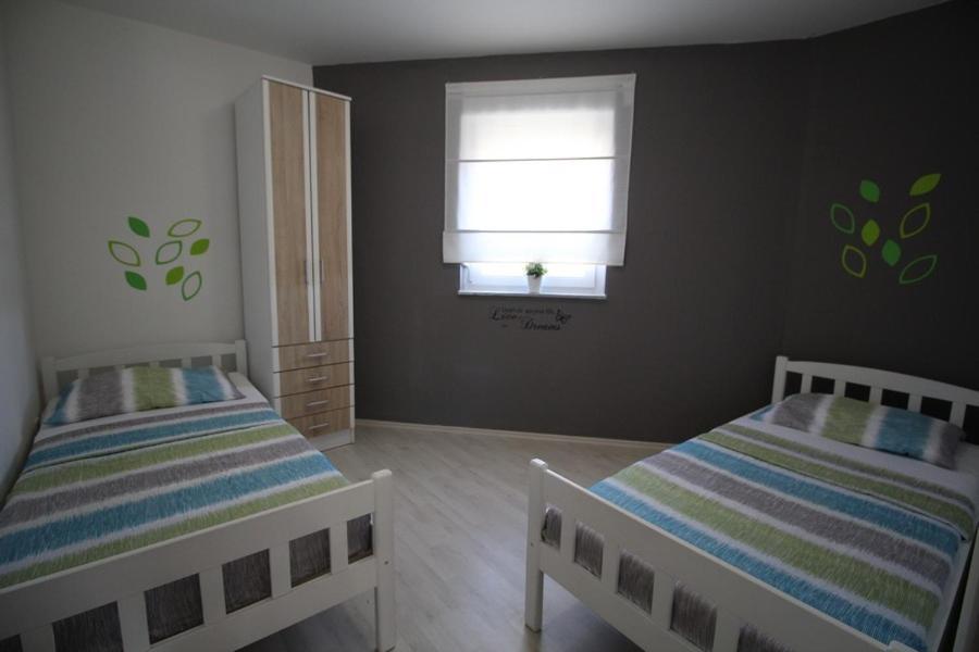 Apartments "Sun-Mauro" - Suitable For Groups Of People Novalja Exterior foto
